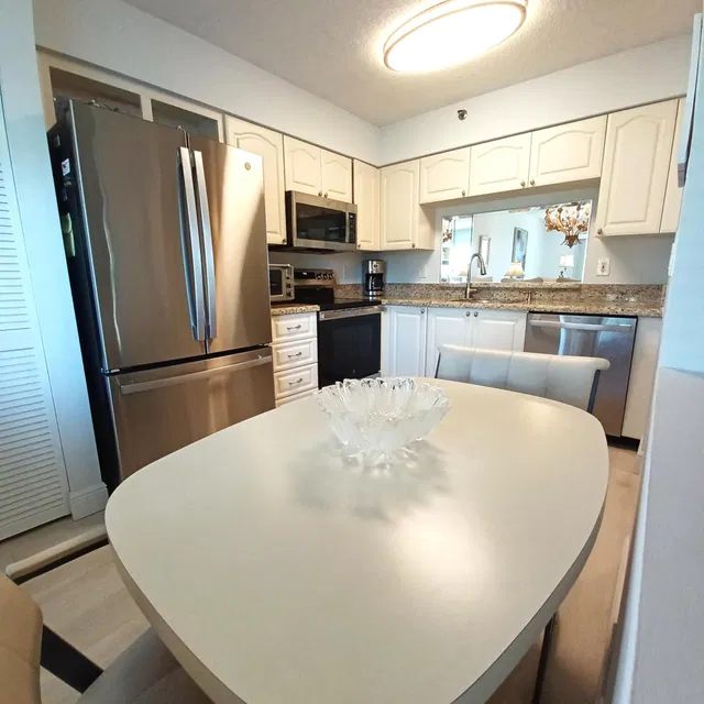 Unit 406 photo 14