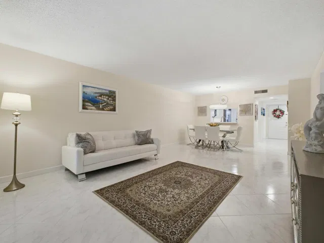Unit 201 photo 11