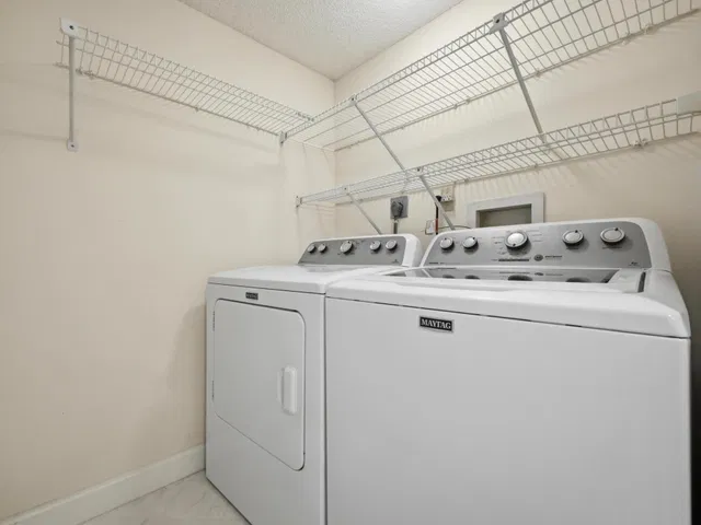 Unit 201 photo 22