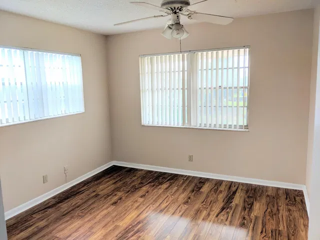 Residence photo 4