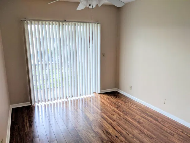 Residence photo 5