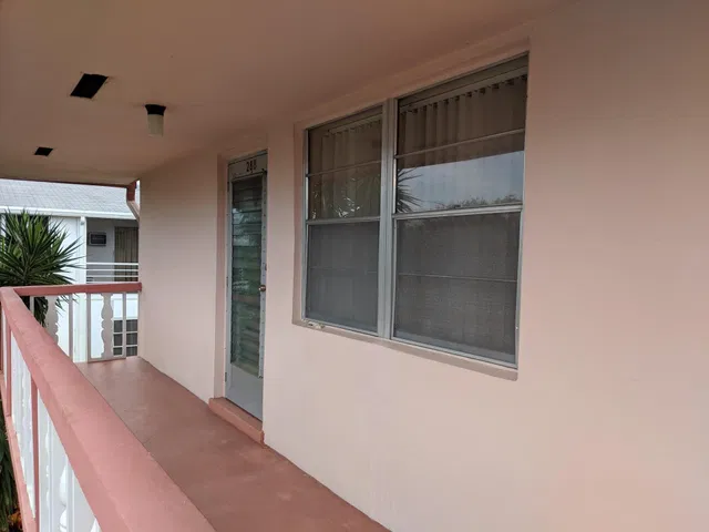 Residence photo 9
