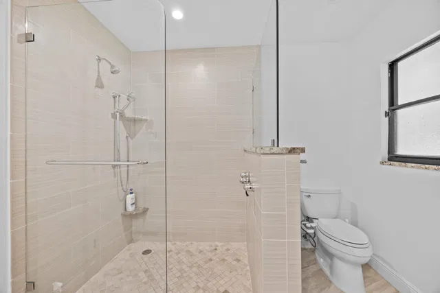  Unit C204 photo 23