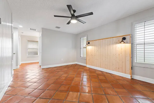 Residence photo 18