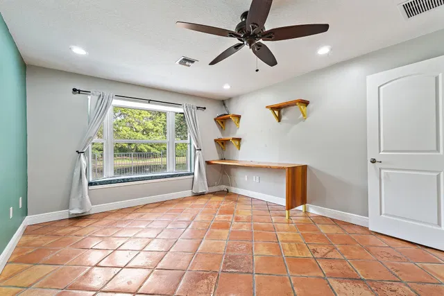 Residence photo 26