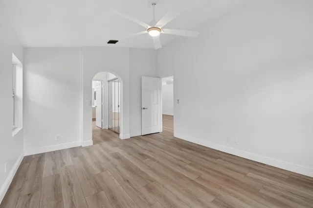  Residence photo 22