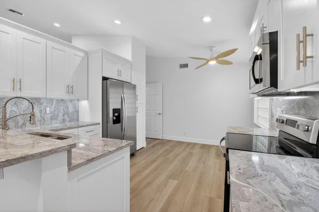  Residence photo 34