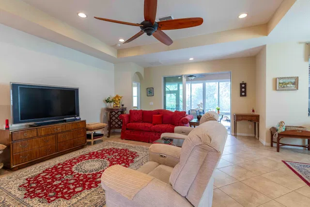 Residence photo 2