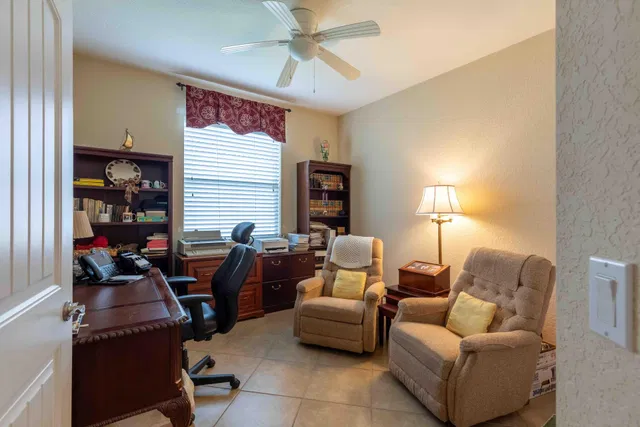 Residence photo 9