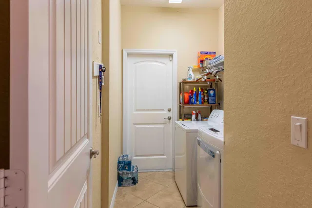 Residence photo 16
