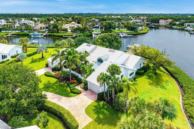 Admirals Cove Residence photo 3