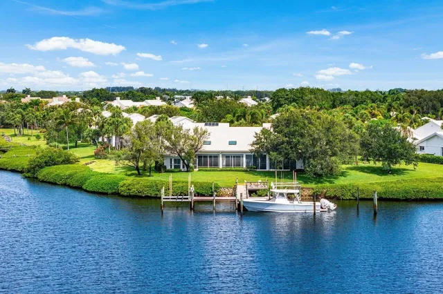 Admirals Cove Residence photo 7
