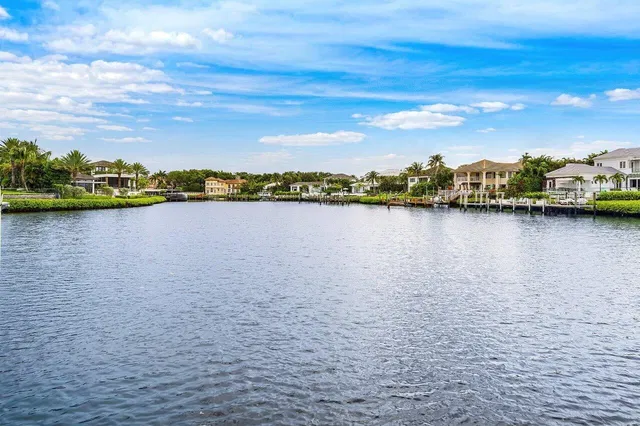 Admirals Cove Residence photo 8
