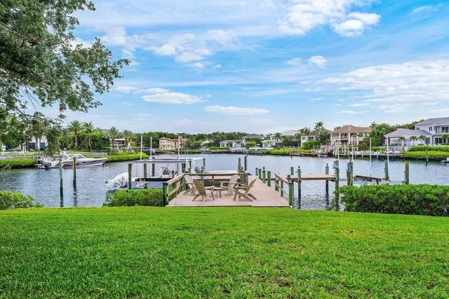 Admirals Cove Residence photo 9