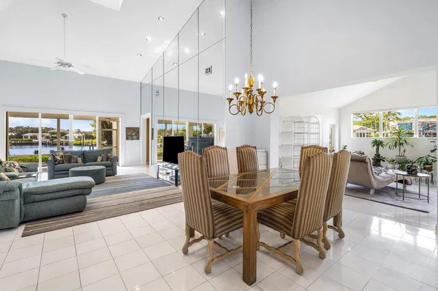 Admirals Cove Residence photo 18