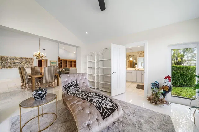 Admirals Cove Residence photo 21