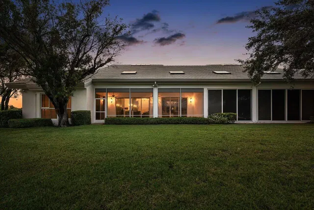 Admirals Cove Residence photo 32