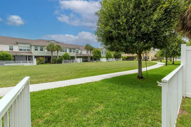 Residence photo 26