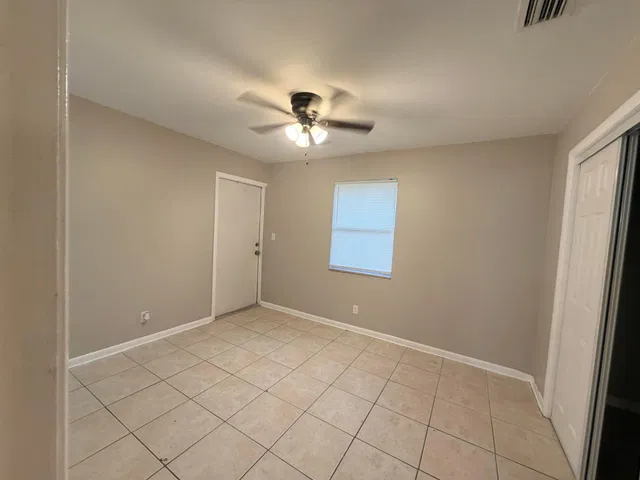 Residence photo 6