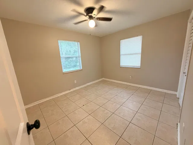 Residence photo 8