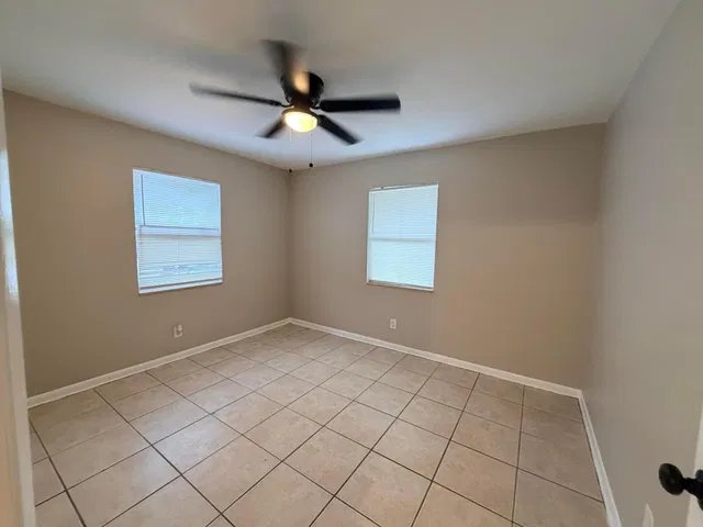 Residence photo 11