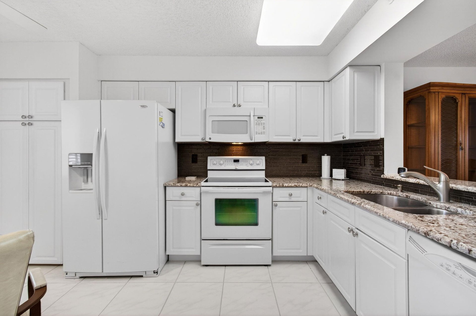 Unit 310 photo 21