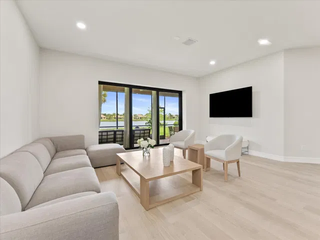 Residence photo 5