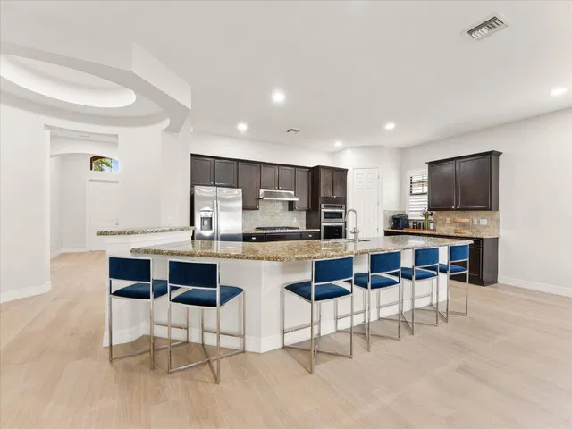 Residence photo 6