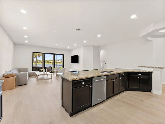 Residence photo 9