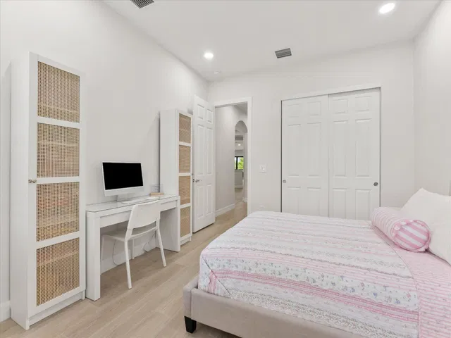 Residence photo 23