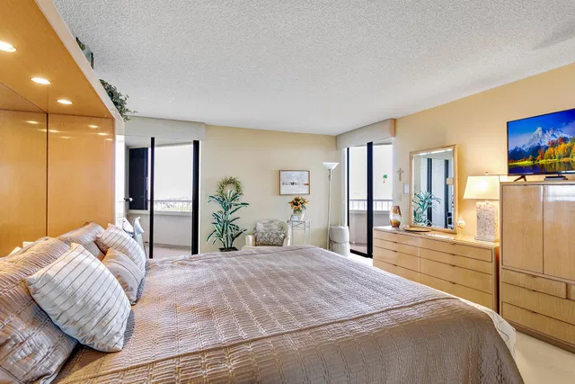 Singer Island Unit 10c photo 15