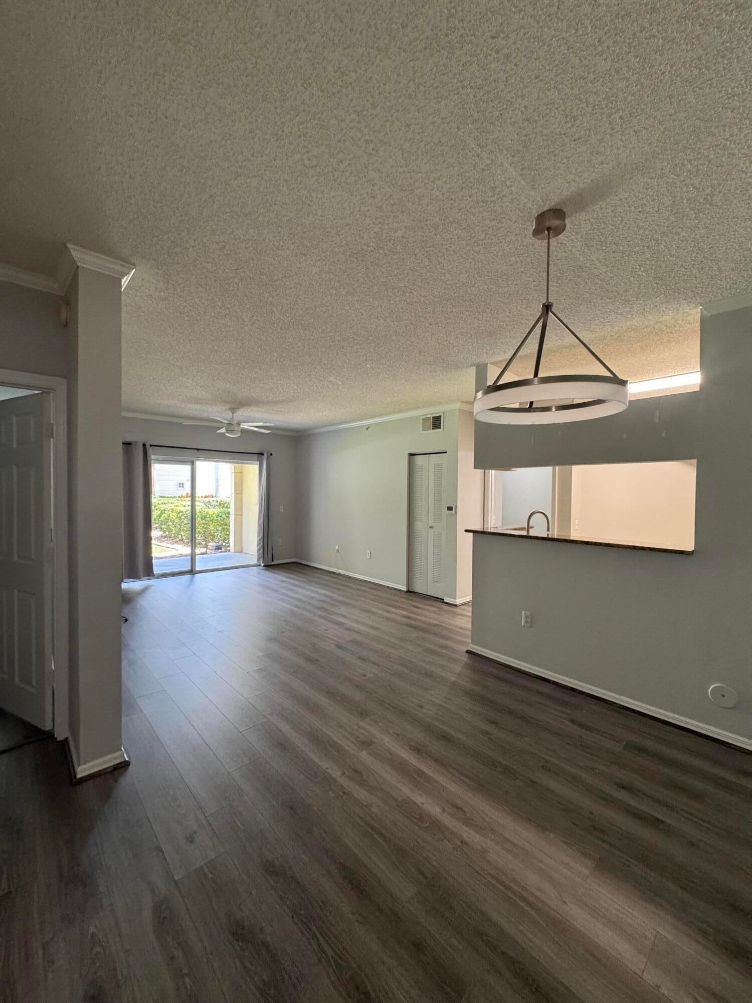 Residence photo 3