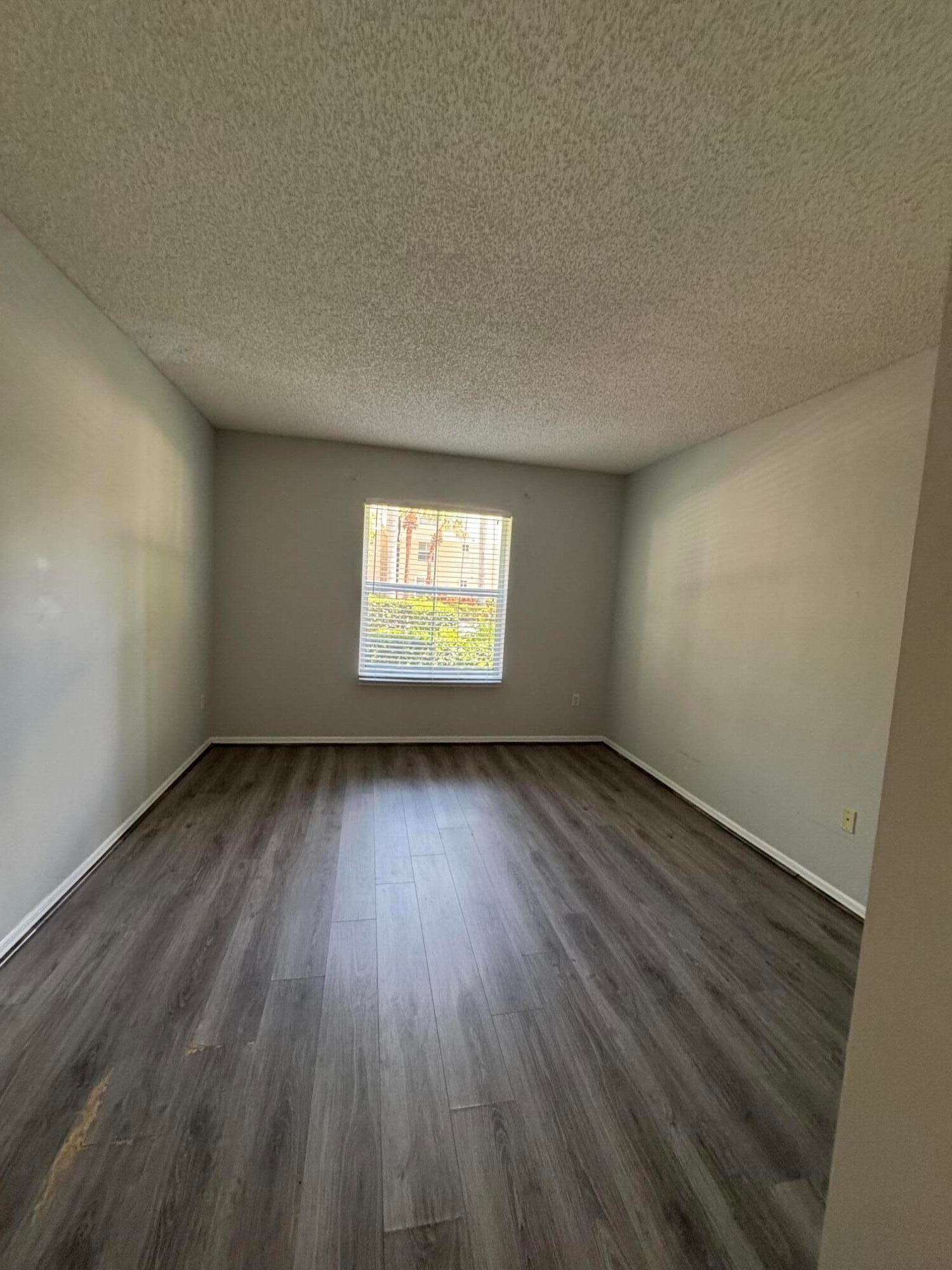 Residence photo 5