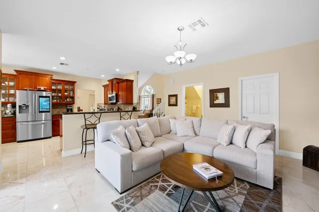 Residence photo 11
