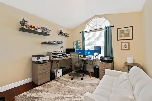 Residence photo 28