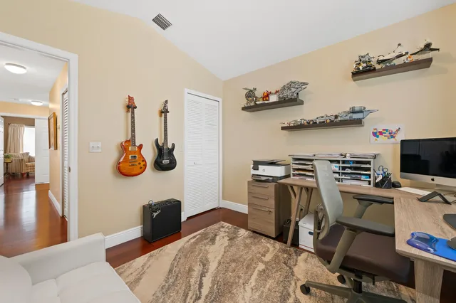 Residence photo 29