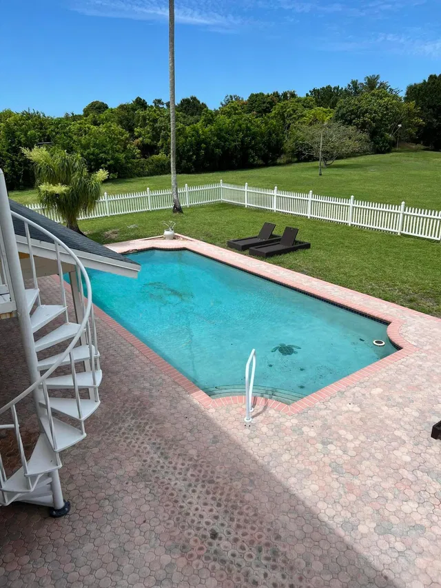  Residence photo 32