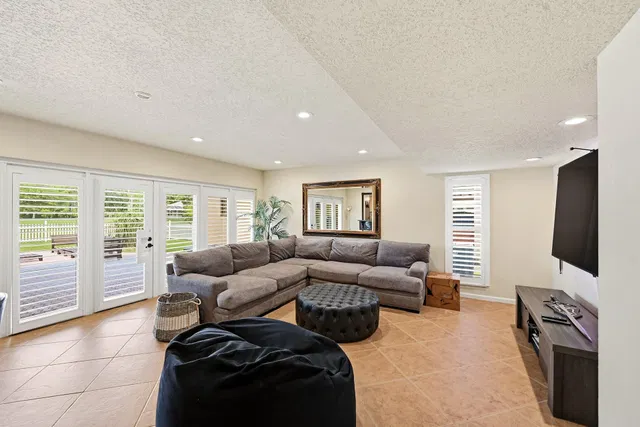  Residence photo 53