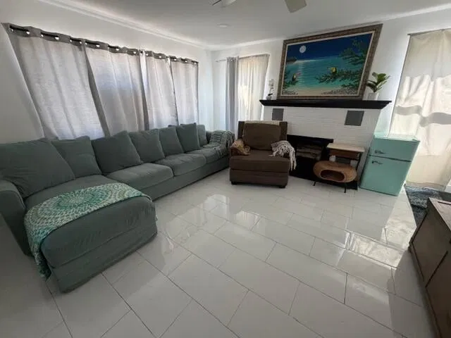 Residence photo 3