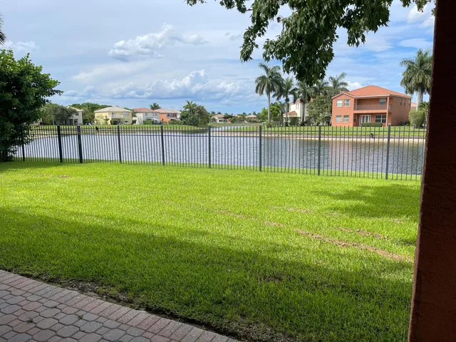Residence photo 3