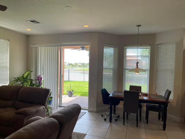Residence photo 9