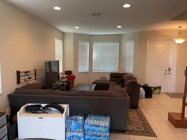 Residence photo 12