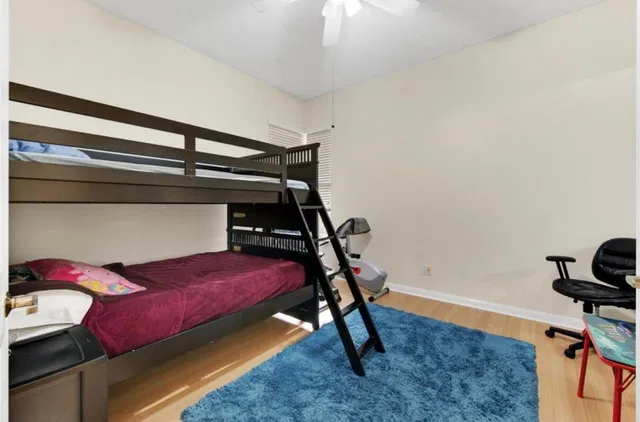  Residence photo 8