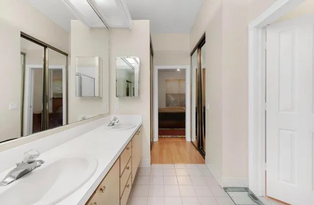  Residence photo 9