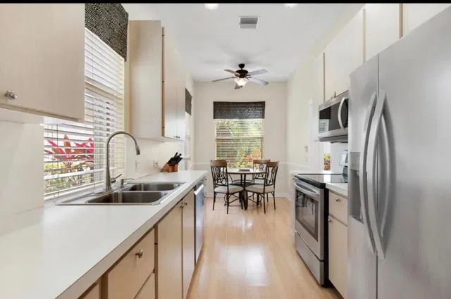  Residence photo 15