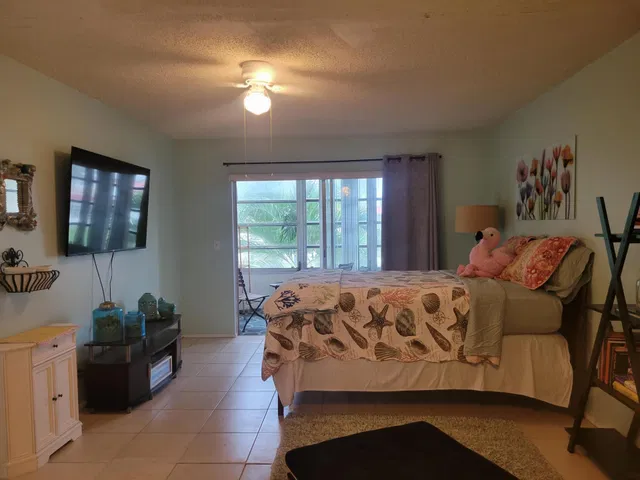 Residence photo 3
