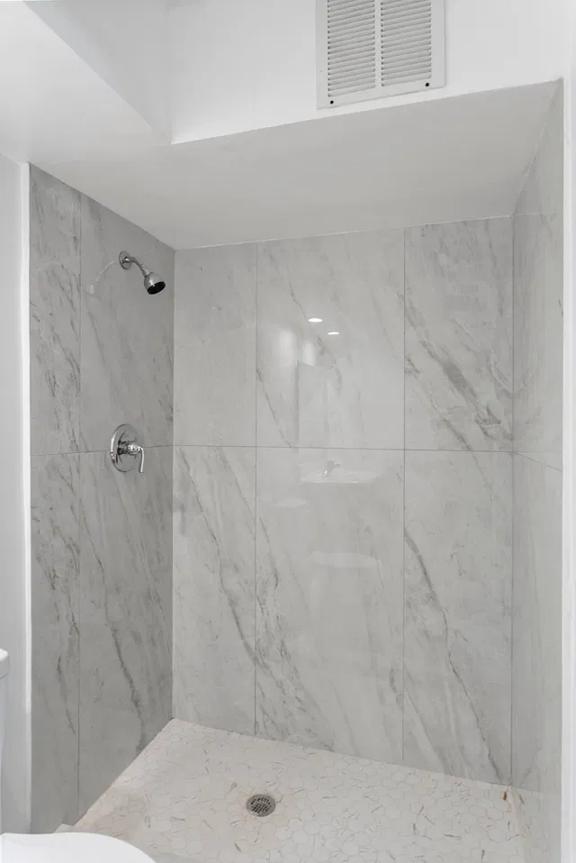 Unit 203 photo 9