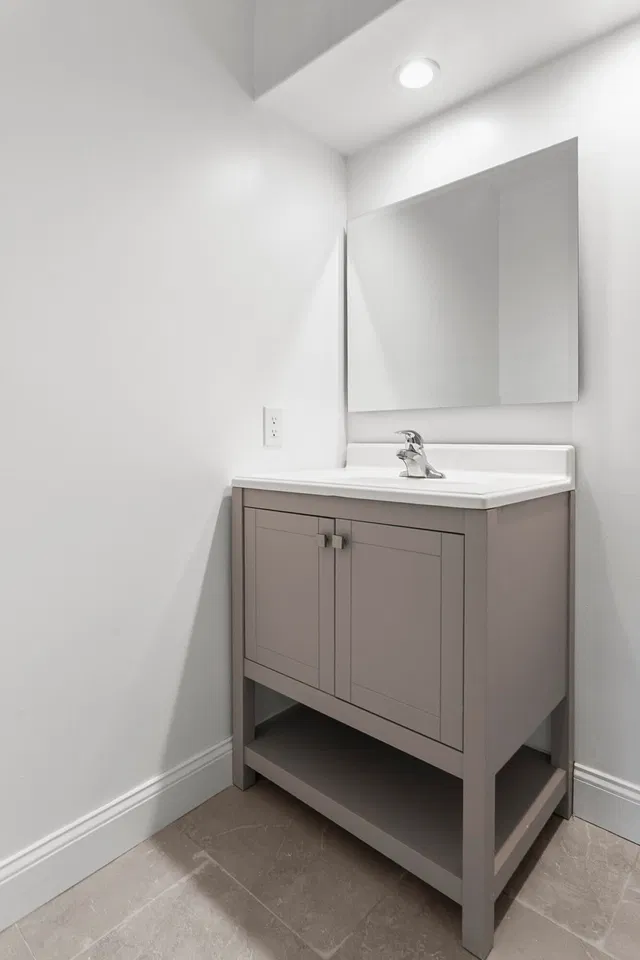 Unit 203 photo 10