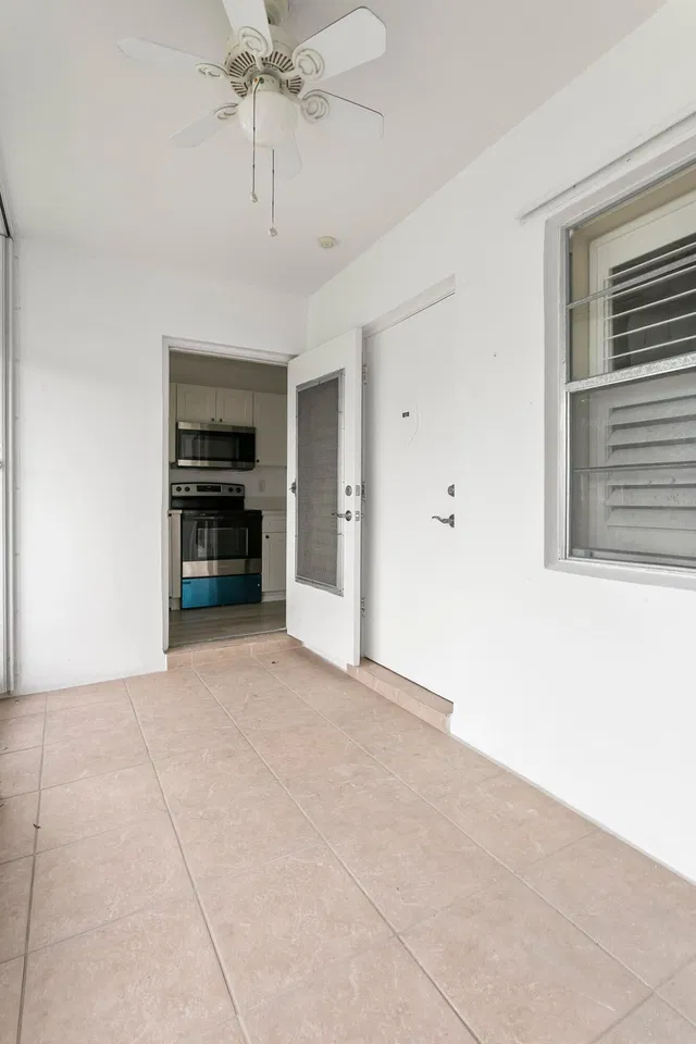 Unit 203 photo 12