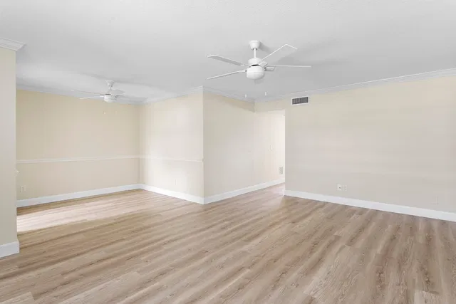 Unit 203 photo 18